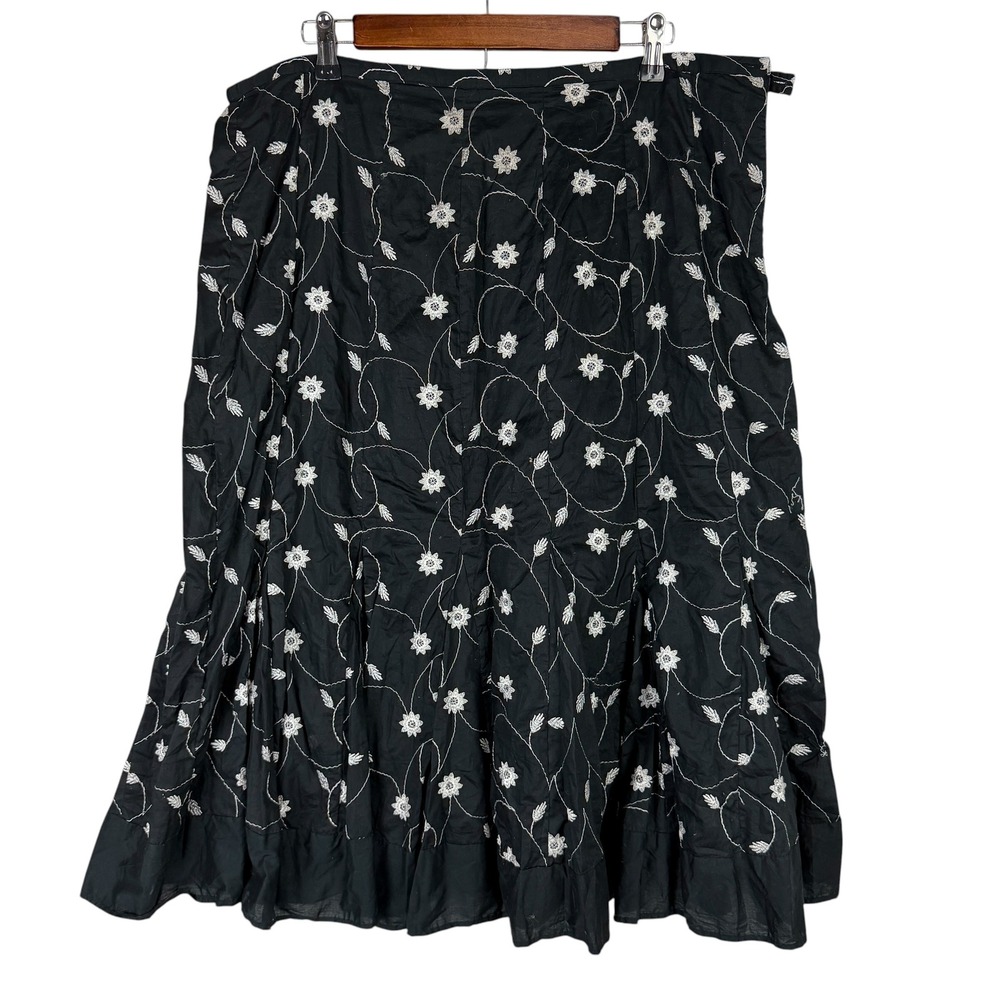 JM‎ Collection Women's 18 Black White Floral Embroidered Cotton Midi Skirt NWT